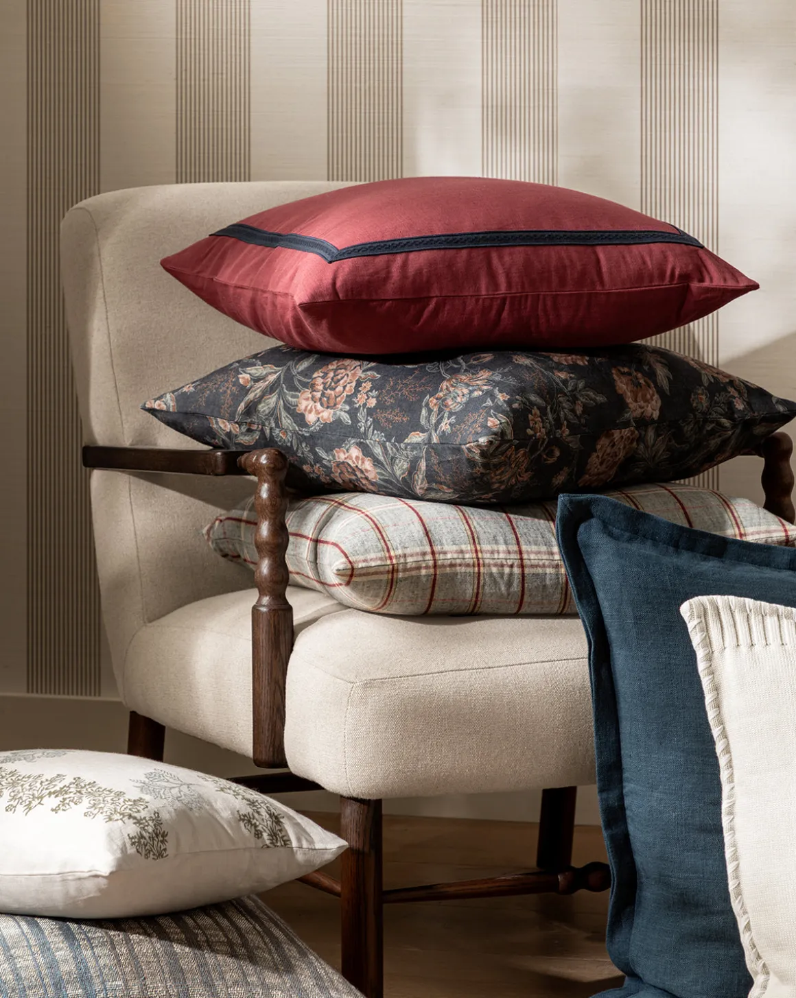 Capulet Pillow Cover