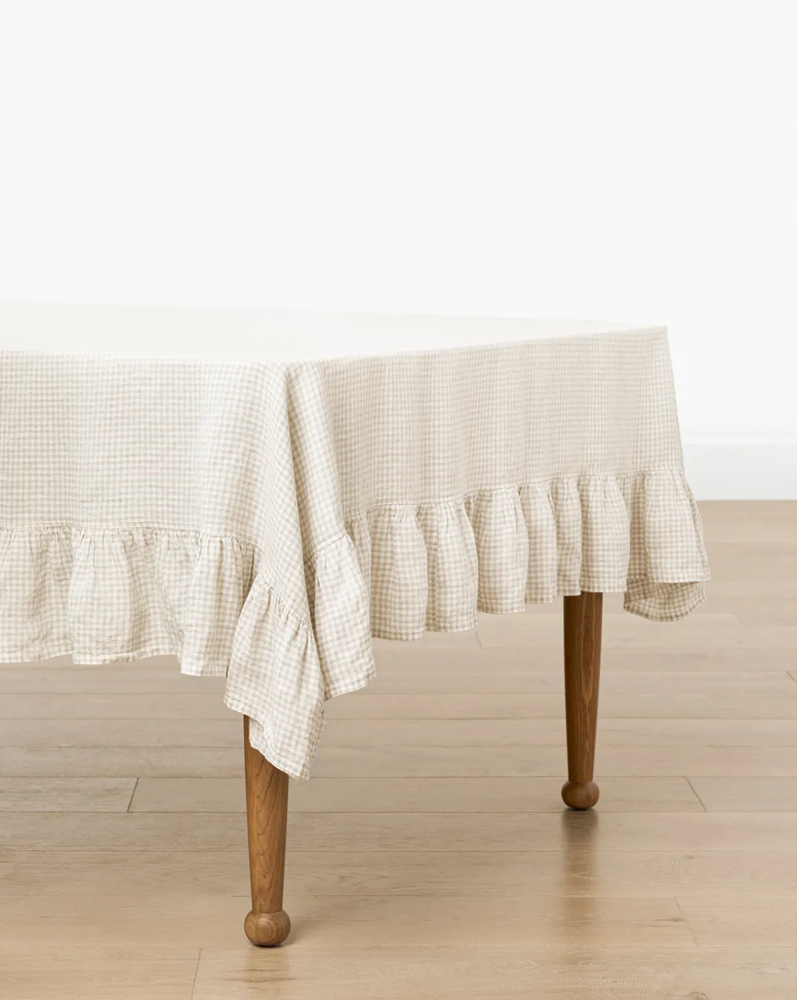 Catania Linen Ruffle Tablecloth