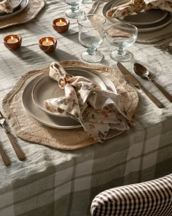 Felix Plaid Tablecloth