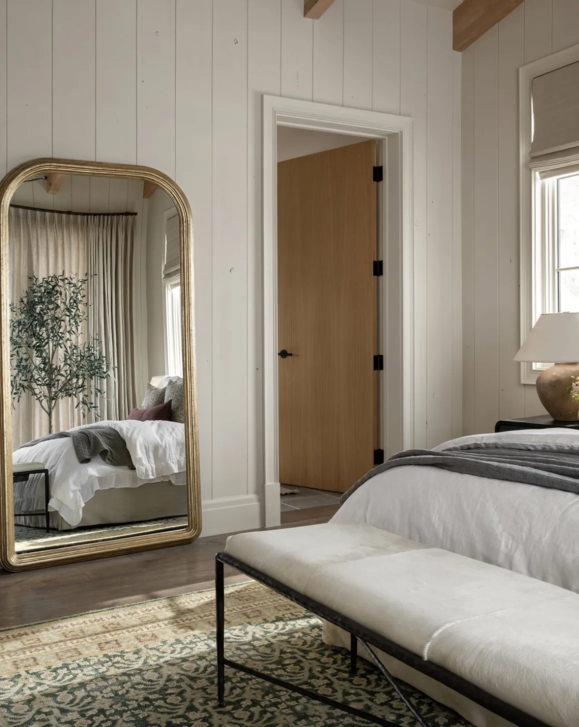 Giada Floor Mirror