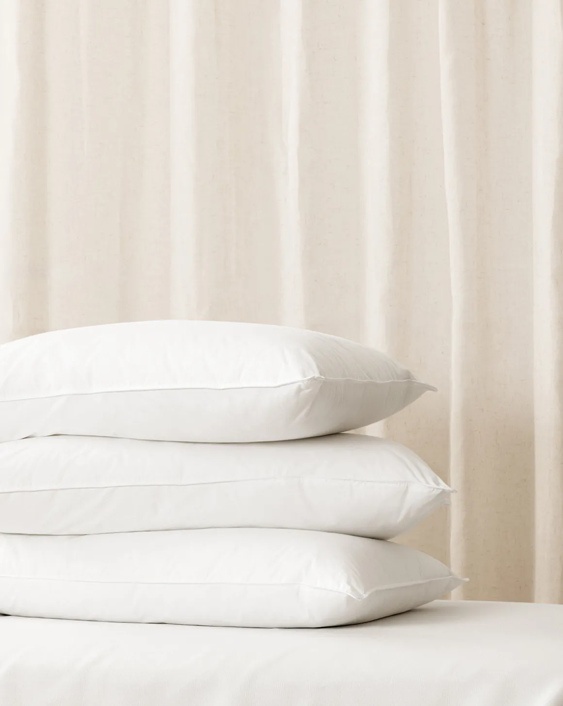 PrimaSera Down Alternative Bed Pillow