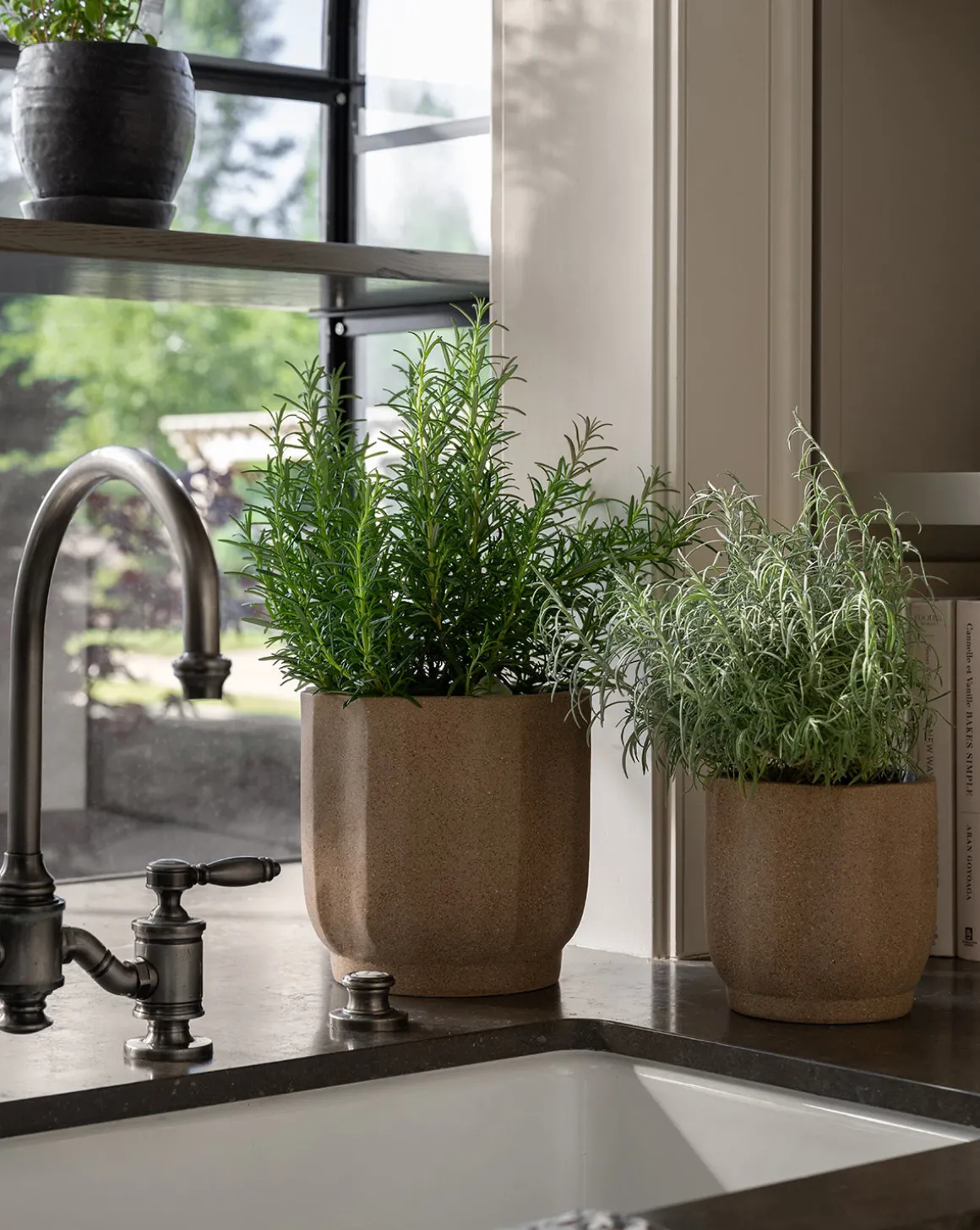 Trella Planter